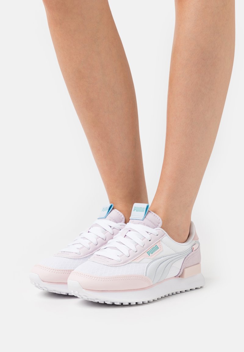 Tenis Puma Future Rider Mujer Beige