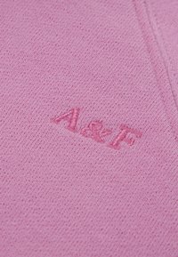 Abercrombie & Fitch ESSENTIAL HOODIE - Hoodie - begonia pink