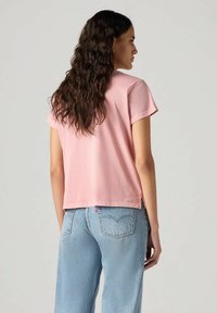 Levi's® GRAPHIC BOXY SINCE - Printtipaita - levis since na