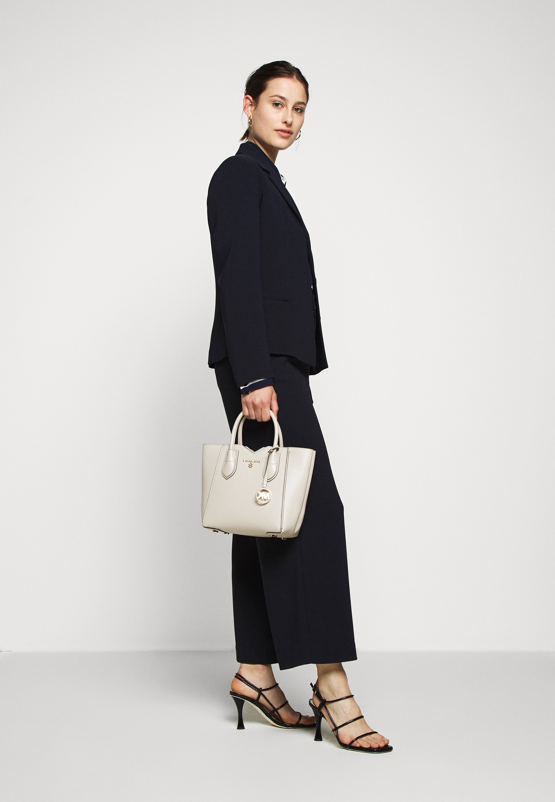 MICHAEL Michael Kors MAE MERCER PEBBLE Håndveske light MICHAEL Michael Kors MAE TOTE MERCER PEBBLE Håndveske