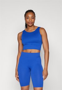 ONLY Play ONPJAIA LIFE SEAM SHORT - Top - surf the web