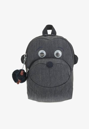 Sac à dos gris foncé en forme de visage de singe avec de grands yeux mobiles et un petit porte-clés singe en peluche accroché à la fermeture éclair.