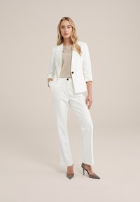 WE Fashion Blézer - white