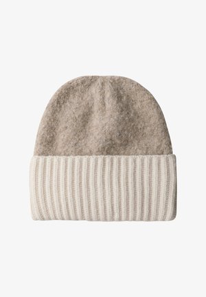 Bonnet en tricot avec un dessus beige doux et texturé et un revers côtelé crème, conçu pour la chaleur et le confort.