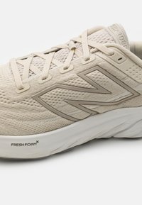 New Balance FRESH FOAM X 1080 V13 - Tenisice za cestovno trčanje - timberwolf