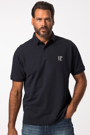 JP1880, Koszulka polo
