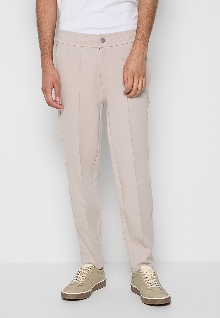 Calvin Klein Broek zandkleur Calvin Klein Broek zandkleur