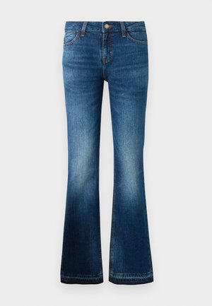 Jean en denim évasé bleu foncé ajusté avec un léger délavage, design à cinq poches et fermeture à bouton en métal à la taille.