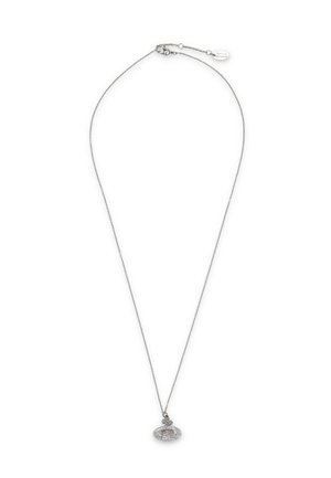 Delicata collana a catena d'argento con un piccolo ciondolo ovale impreziosito da cristalli e chiusura a moschettone con una targhetta regolabile sulla catena.