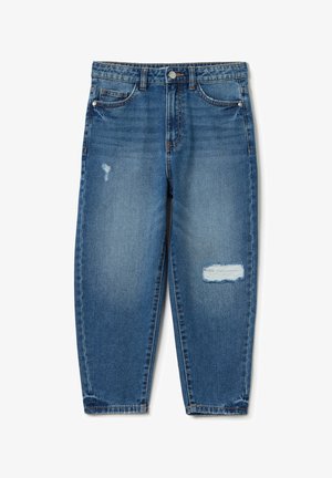 Hellblaue Jeans aus Denim mit entspannter Passform. Merkmale sind zwei Fronttaschen, zwei Gesäßtaschen und abgenutzte Details am linken Bein.