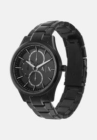 Schwarze Edelstahlarmbanduhr mit rundem Ziffernblatt, drei Unterzifferblättern und silbernen Akzenten an den Zeigern und Markierungen. Armband im Gliederdesign.