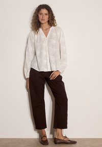 Δεν επιλέχθηκε, white