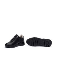 Schwarze Ledersneaker mit abgerundeten Zehen, Schnürverschluss, gepolstertem Schaft und strukturierten Gummisohlen mit Profil.