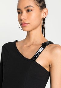 Ellesse SEV DRESS - Vestido de malha - black