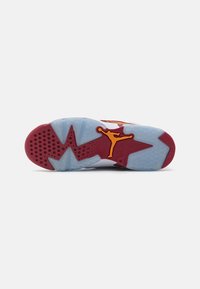 Jordan JUMPMAN MVP - Basketballsko - white/cardinal red/vivid orange/black