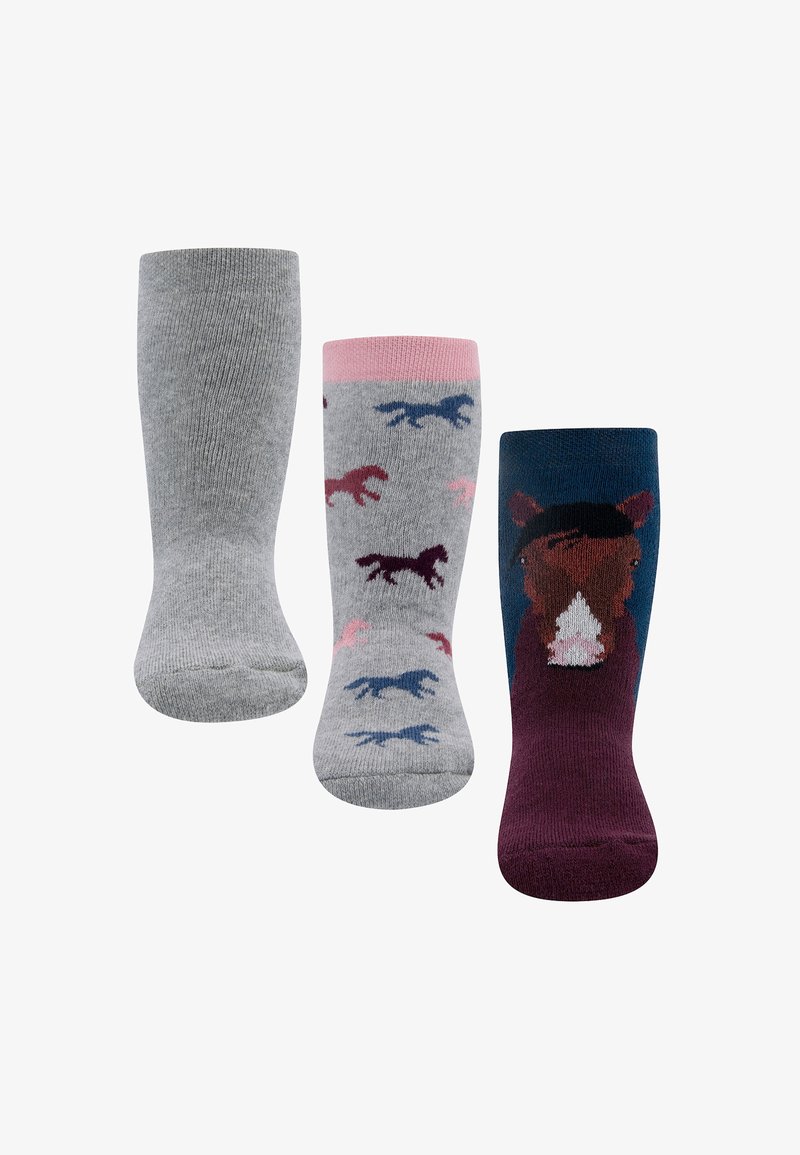 Trzy pary skarpetek dziecięcych: szare z wzorem w różowe i niebieskie konie; różowe z niebieskimi końmi; oraz bordowe z wizerunkiem konia.