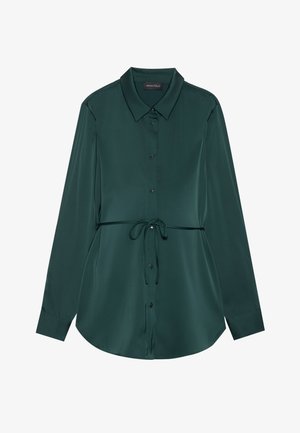 Tumesinises satiinis pikkade varrukatega särk, millel on krae, nööpidega sulgur, nööriga vöökoht ja kumer äär, mis annab lõdvestunud välimuse.