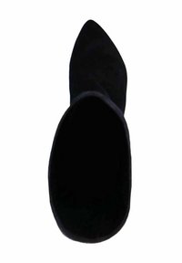 Décolleté nera in suede con punta affusolata, dal texture morbida e ampia apertura. L'interno è privo di ornamenti e spazioso per la sistemazione del piede.