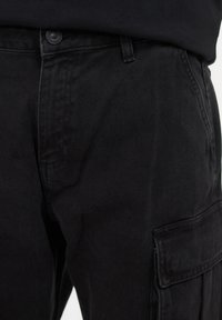 Terranova CARGO - Jeans a sigaretta - nero denim