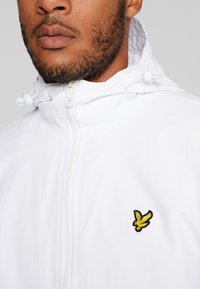 Lyle & Scott ZIP THROUGH JACKET - Casaco de verão - white