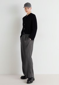 Selected Femme SLFBIRTE CABLE CROPPED  - Cardigan - black