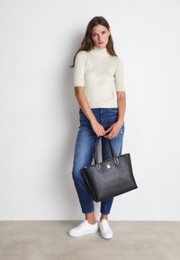 Tommy Hilfiger TIMELESS WORKBAG - Shopper - black