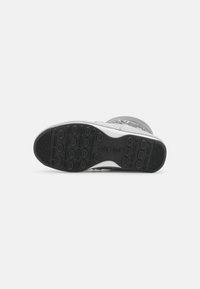 Moon Boot Stivali da neve  - silver-coloured