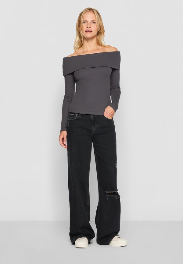 EXCLUSIVE OFF SHOULDER  - Long sleeved top3