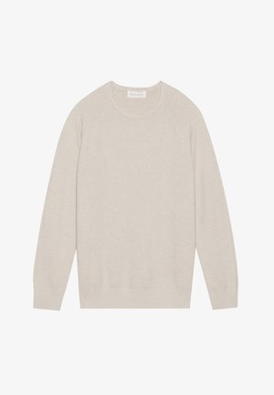 Suéter de punto en color beige claro, textura de punto, puños y dobladillo acanalados, cuello redondo clásico, mangas raglán, diseño liso sin patrones.