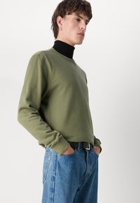 BOSS Sweatshirt - open green