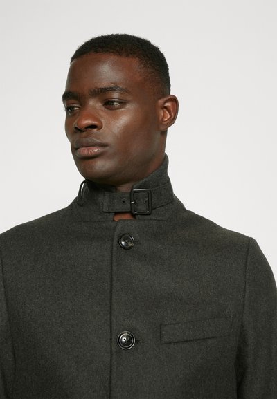 Gray wool blend coat with a high collar, featuring a buckle closure, two buttons down the front, and a discreet chest pocket.