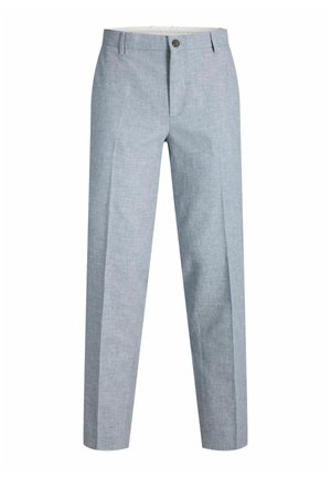 Pantaloni sartoriali grigio chiaro con chiusura a bottone, passanti per cintura e pieghe frontali, mostrati su uno sfondo bianco.