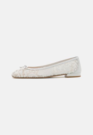 Stuart Weitzman ARABELLA BALLET FLAT - Ballerinasko - white