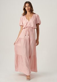 THE FATED MIL - Maxiklänning - pale pink