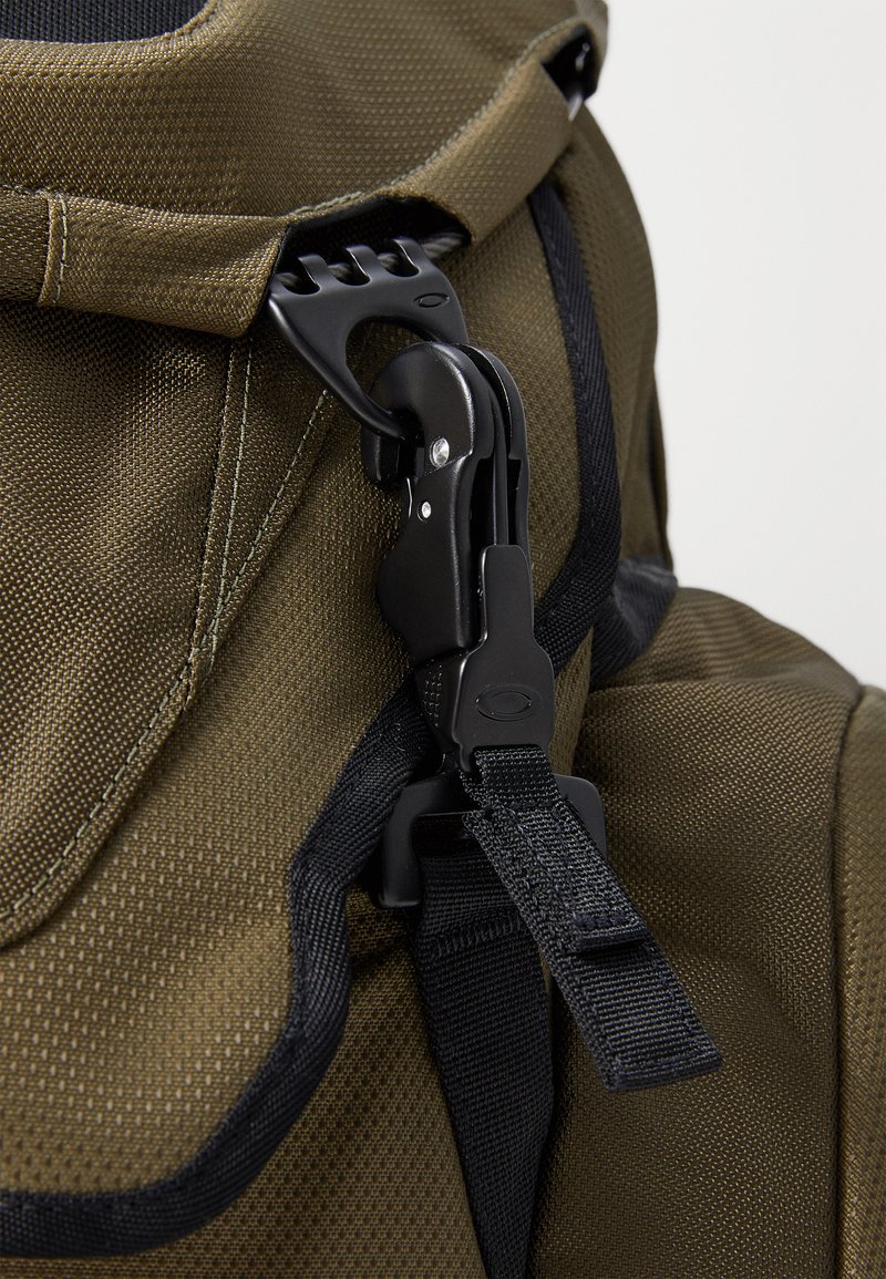 Oakley KITCHEN SINK UNISEX - Reseryggsäck - army green