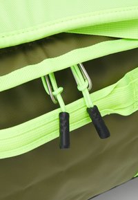The North Face BASE CAMP DUFFEL - XS - Ranac - forest olive/safety green/black