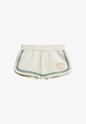 Shorts bianchi in cotone con strisce laterali verdi, coulisse in vita elastica. Presentano il logo arancione "SUPERDRY" sulla parte anteriore.
