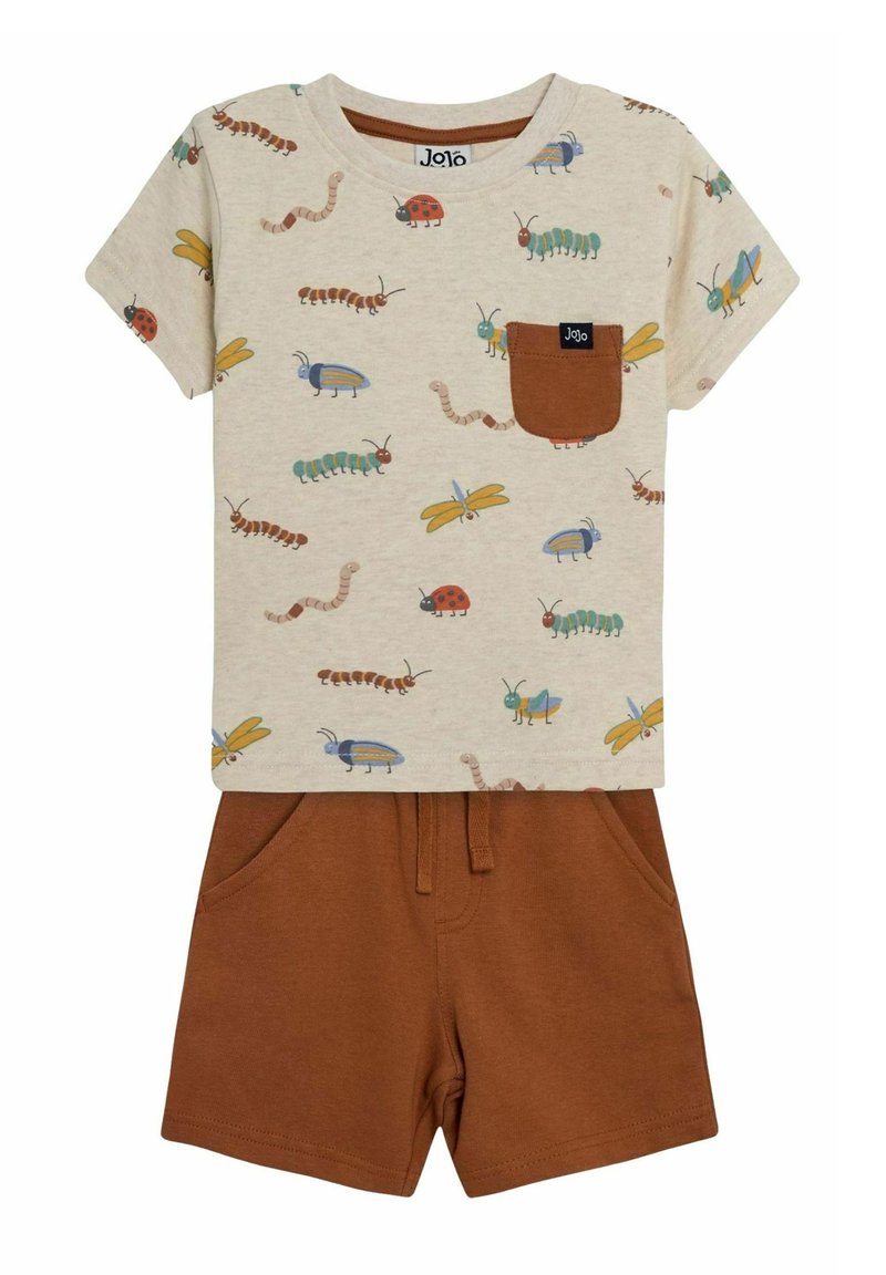Korte mouwen T-shirt in beige met insectpatronen en een bruine zak, gecombineerd met bijpassende bruine shorts met een elastische tailleband en zakken.