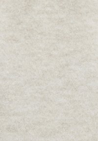 Weicher, elfenbeinfarbener Stoff mit einer flauschigen Textur und einem dezenten, ungleichmäßigen Muster. Ideal für Polsterungen oder gemütliche Kleidungsstücke.