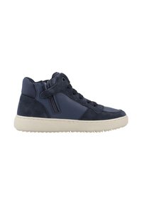 Sneaker alta in suede blu navy con finitura texturizzata, zip laterale e suola in gomma leggera a contrasto. Caratterizzata da lacci tondi e colletto imbottito.
