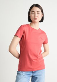 BOSS ESOGO - Jednoduché tričko - light/pastel red