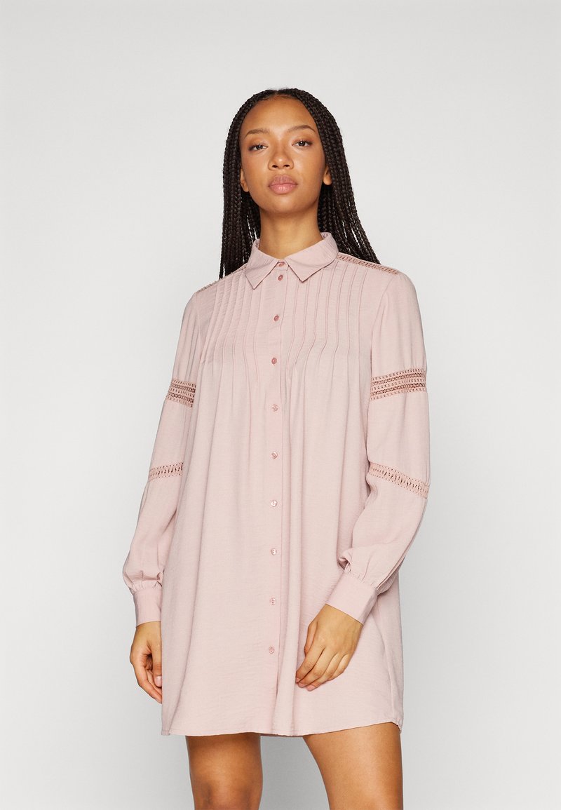 ONLY Carmakoma CARVISTALA SHIRT DRESS SOLID - Denné šaty - black/čierna - Zaland