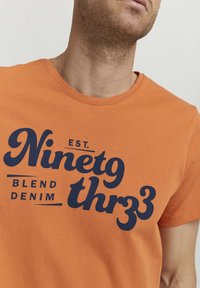 Blend BHTee - T-shirts med print - apricot orange