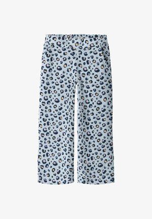 Pantalon bleu clair à jambes larges avec taille élastique et motif léopard noir, rose et beige sur toute la surface.