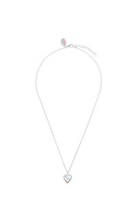 Collana in argento con un pendente a forma di cuore caratterizzato da dettagli colorati e un design intagliato intricato. Lunghezza regolabile con chiusura.
