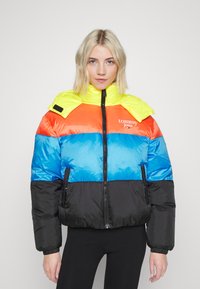 Tommy Jeans TJW COLORBLOCK - Zimska jakna - deep sky blue/multi-coloured