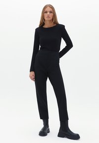 OXXO Långärmad tröja - black