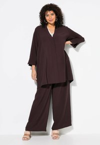 Ulla Popken V-NECK SNAP CLOSE - Vest - mahogany