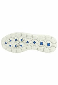 Schuhsohle mit einer weißen Gumm Oberfläche, die kreisförmige Muster und blaue Akzente aufweist. Belüftungsöffnungen und verschiedene Texturen sind vorhanden.