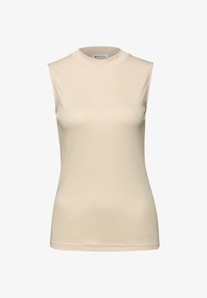 Mouwloze beige dames top met een hoge ronde hals, aansluitende pasvorm en een gladde stoftextuur.